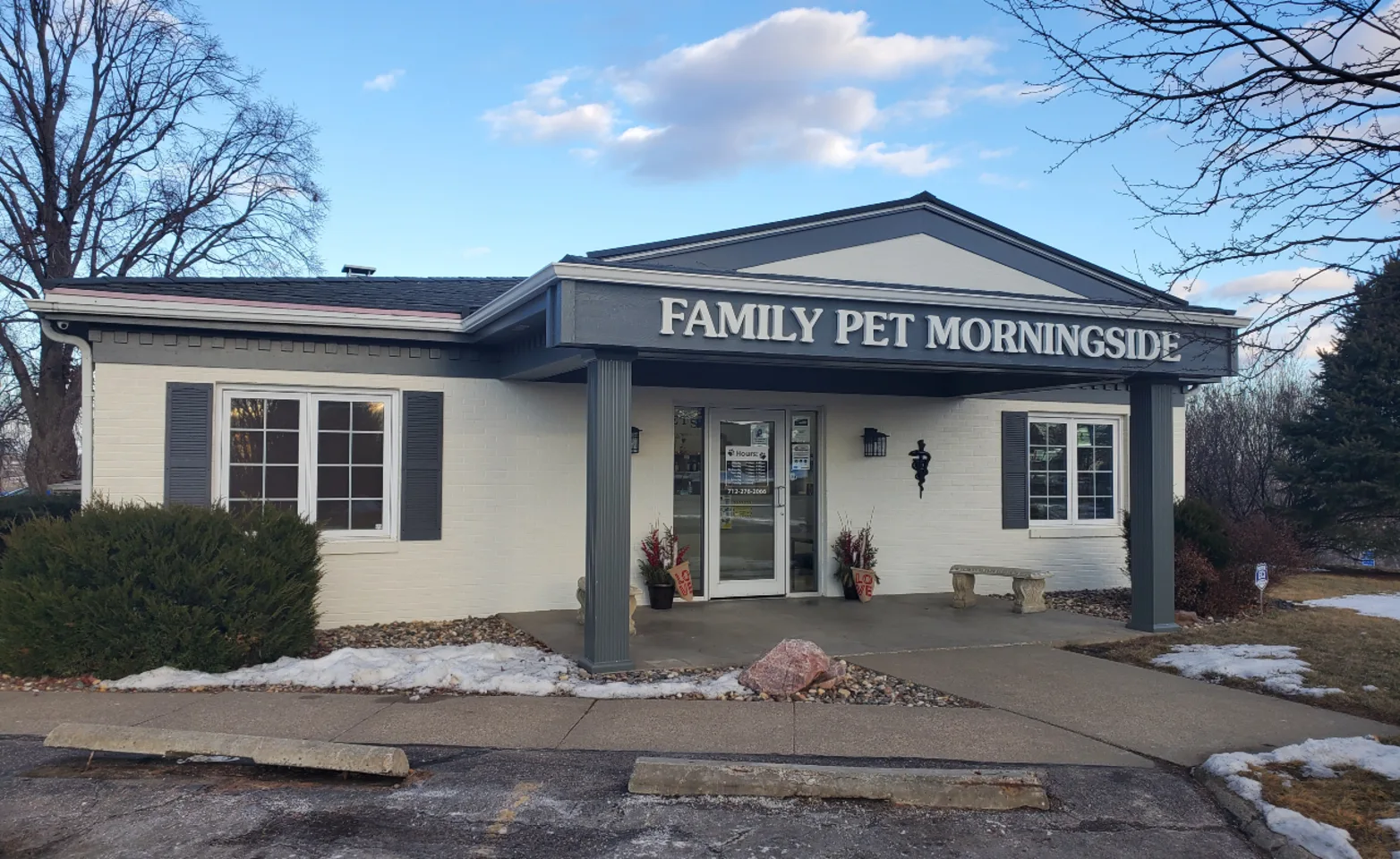 Family Pet Hospital at Morningside 0131s - Building Exterior